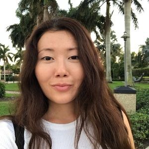 Meet your Posher, Adina